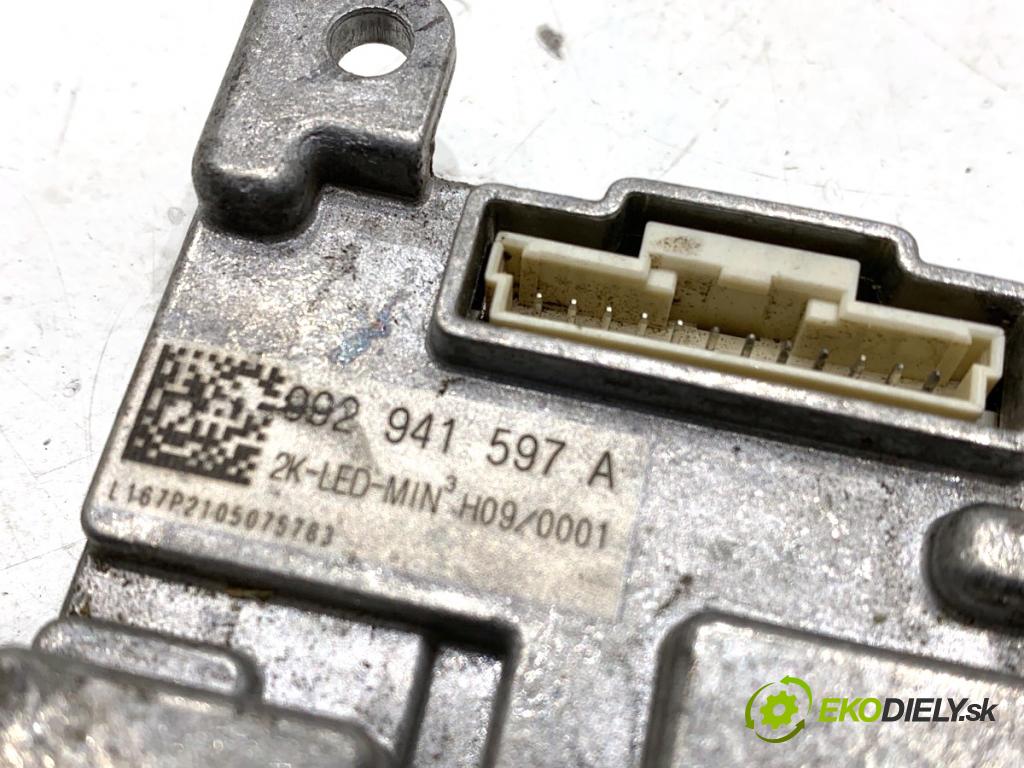 VW PASSAT B8 sedan 2022 206 kW 2.0 TSI 4motion 1984 Modul LED 992941597A