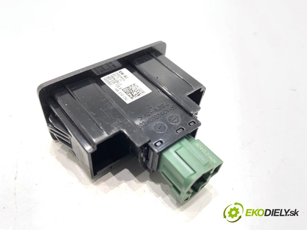 VW PASSAT B8 sedan 2022 206 kW 2.0 TSI 4motion 1984 HNÍZDO: USB 3G5035726B