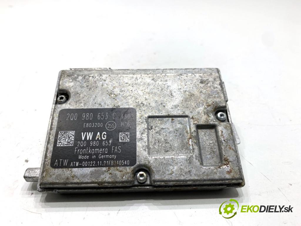 VW PASSAT B8 sedan 2022 206 kW 2.0 TSI 4motion 1984 KAMERA okna prednej 2Q0980653C
