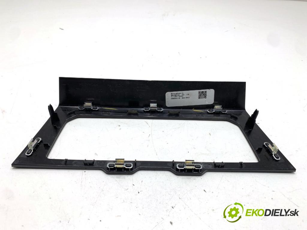 VW PASSAT B8 sedan 2022 206 kW 2.0 TSI 4motion 1984 Rámček kryt panel klimatizácie 3G8863041