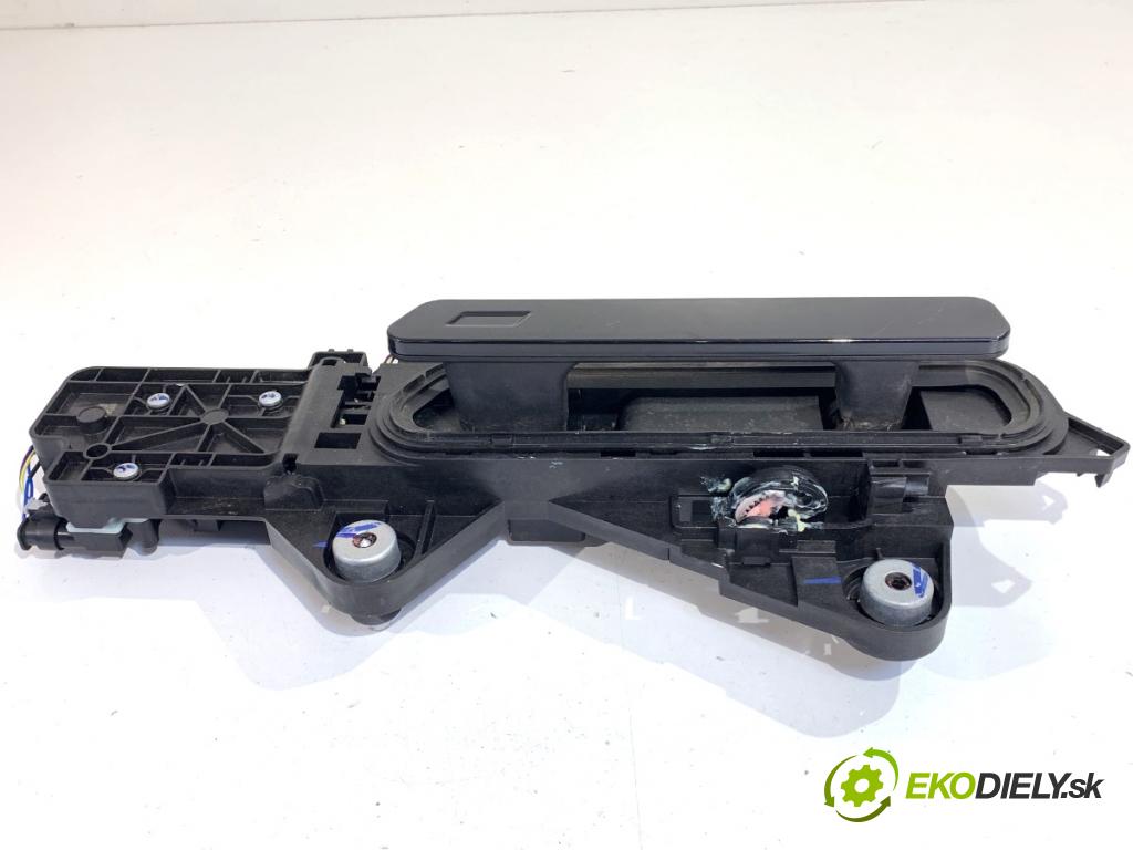 BAIC X75 SUV 2024 138 kW DCT 1498 Kľučka vonkajšia pravy predný