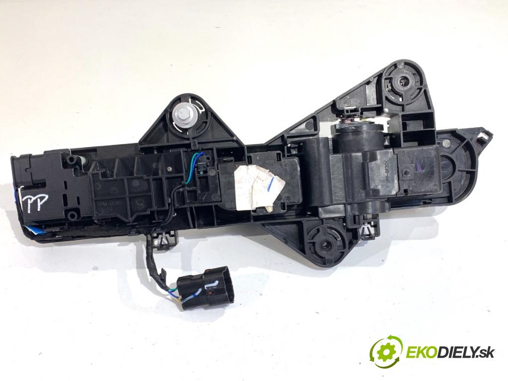 BAIC X75 SUV 2024 138 kW DCT 1498 Kľučka vonkajšia pravy predný