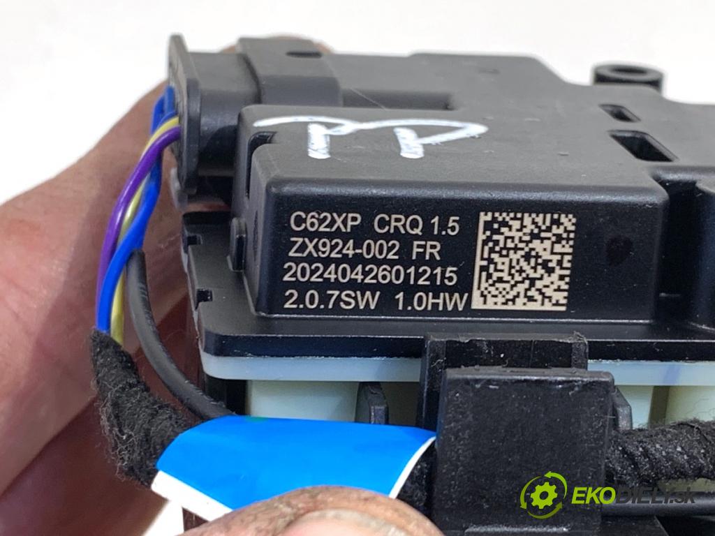 BAIC X75 SUV 2024 138 kW DCT 1498 Kľučka vonkajšia pravy predný