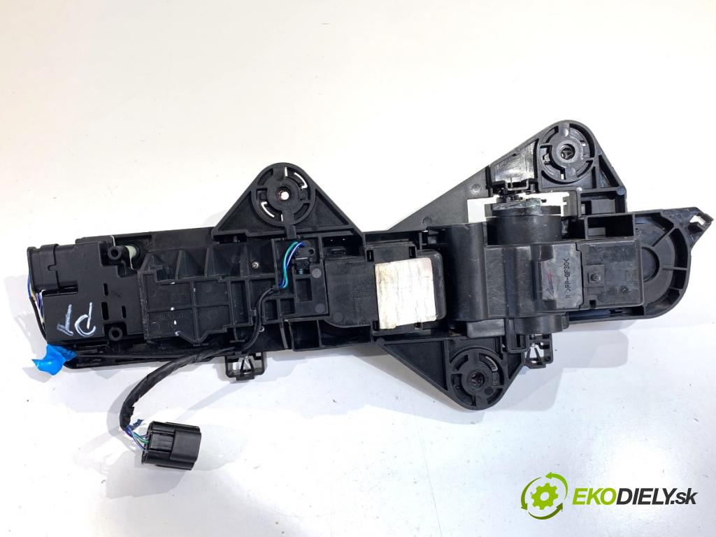 BAIC X75 SUV 2024 138 kW DCT 1498 Kľučka vonkajšia pravy zad