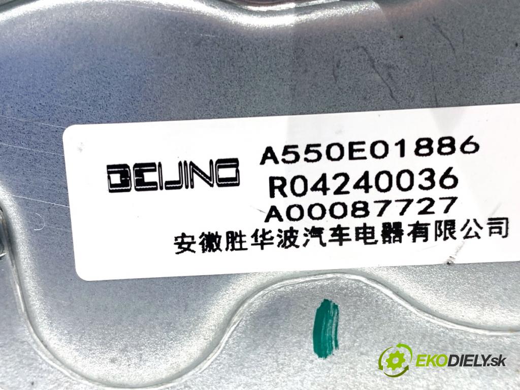 BAIC X75 SUV 2024 138 kW DCT 1498 Motor stieračov zad A550E01886