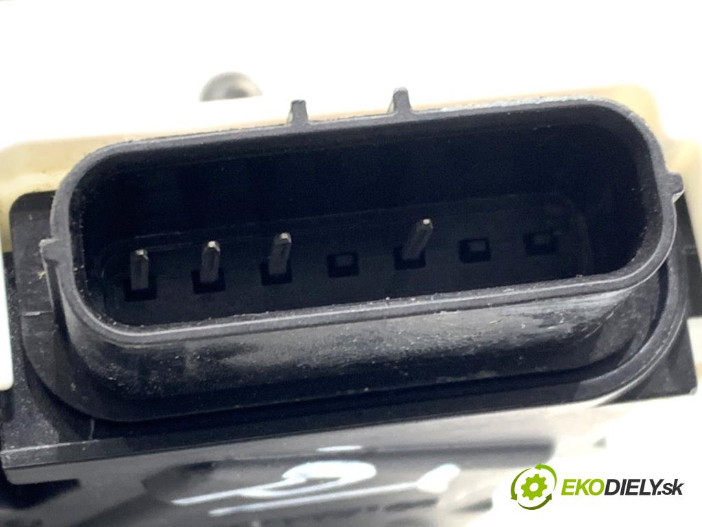 BAIC X75 SUV 2024 138 kW DCT 1498 zámok Dvere pravy zad A00102610