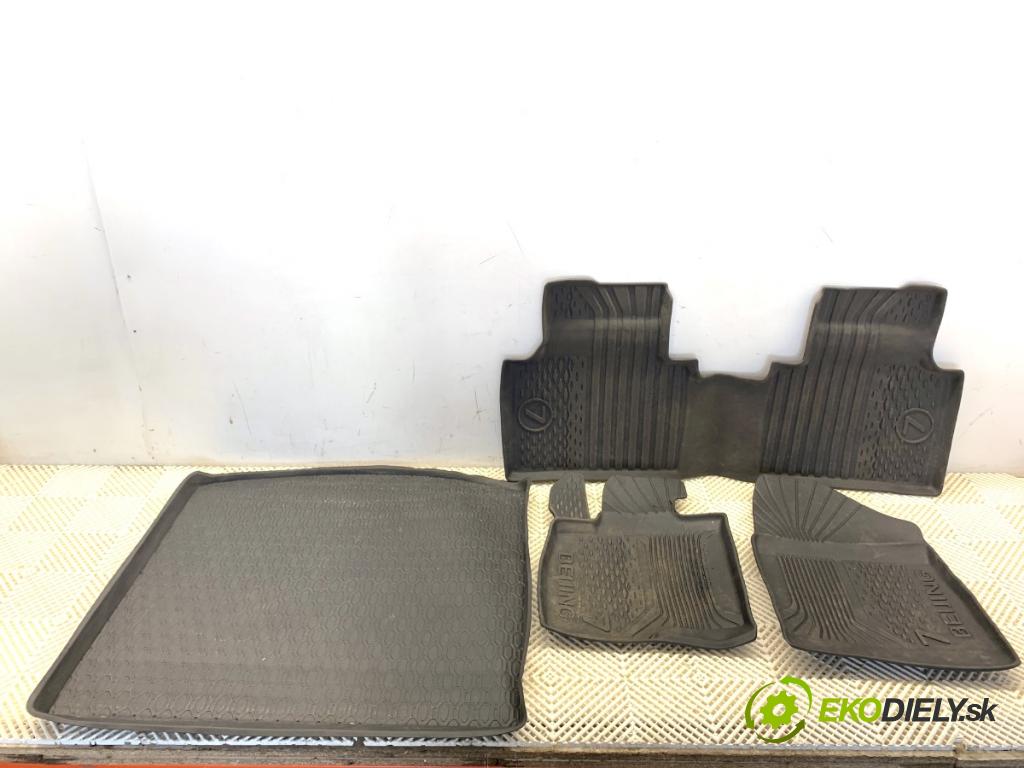BAIC X75 SUV 2024 138 kW DCT 1498 koberček 