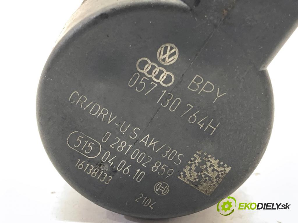 SKODA SUPERB II Kombi 2010 125 kW 2.0 TDI 1968 Regulátor tlaku paliva 057130764H (Palivový systém ostatné)