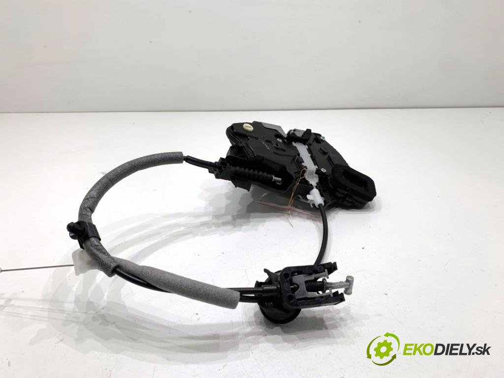 SKODA SCALA liftback 2025 85 kW 1.0 TSI 999 zámok Dvere ľavy zad 10A839015B