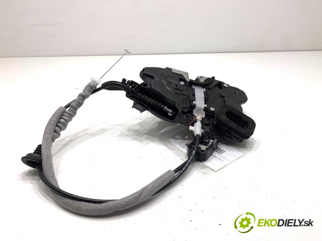 SKODA SCALA liftback 2025 85 kW 1.0 TSI 999 zámok Dvere ľavy predný 10B837015B