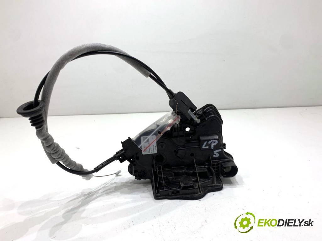 SKODA SCALA liftback 2025 85 kW 1.0 TSI 999 zámok Dvere ľavy predný 10B837015B