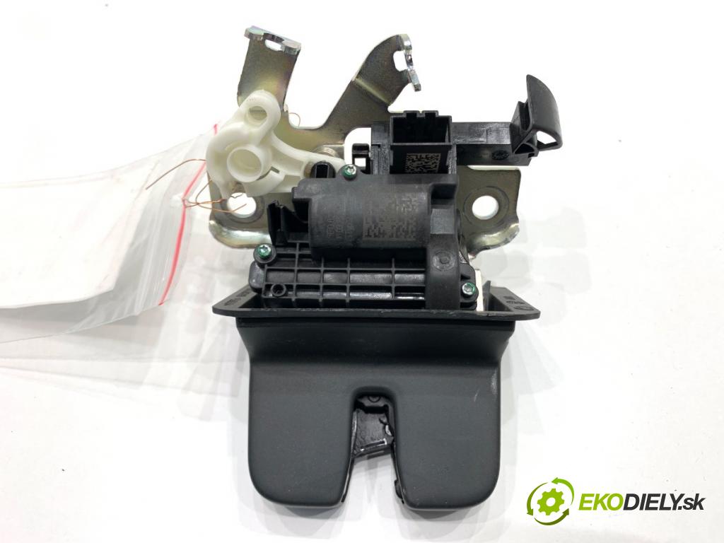 SKODA SCALA liftback 2025 85 kW 1.0 TSI 999 zámok dverí zad 5F0827505A