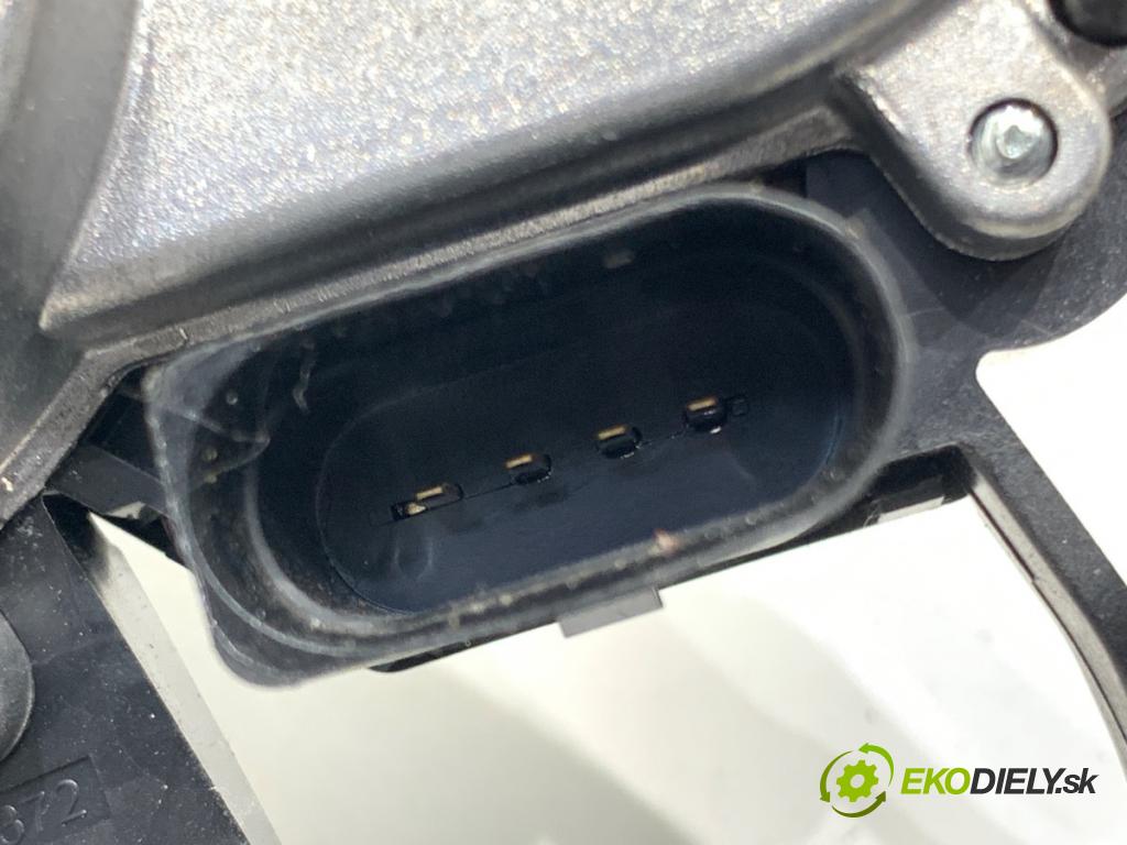 SKODA SCALA liftback 2025 85 kW 1.0 TSI 999 Motor stieračov zad 5G0955711D