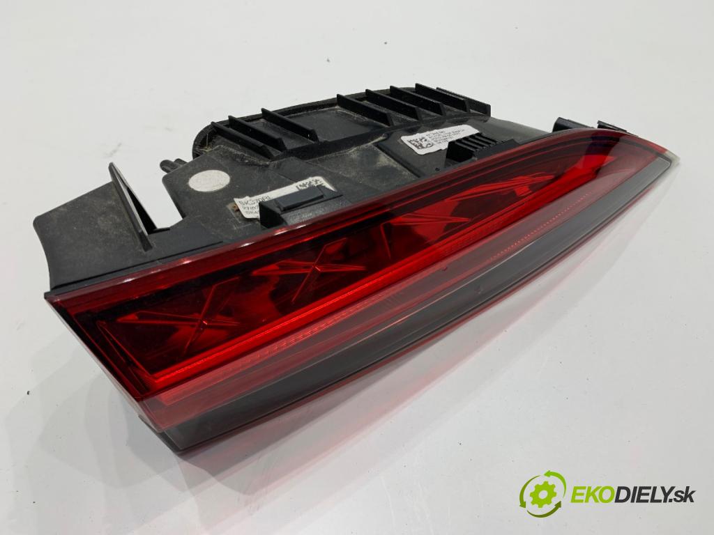 SKODA SCALA liftback 2025 85 kW 1.0 TSI 999 Svetlo zad ľavá strana vnútorná 657945093 (Kľučka dverí ostatné)
