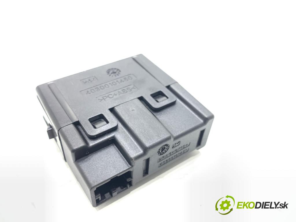 SKODA SCALA liftback 2025 85 kW 1.0 TSI 999 HNÍZDO: USB 3G5035718A