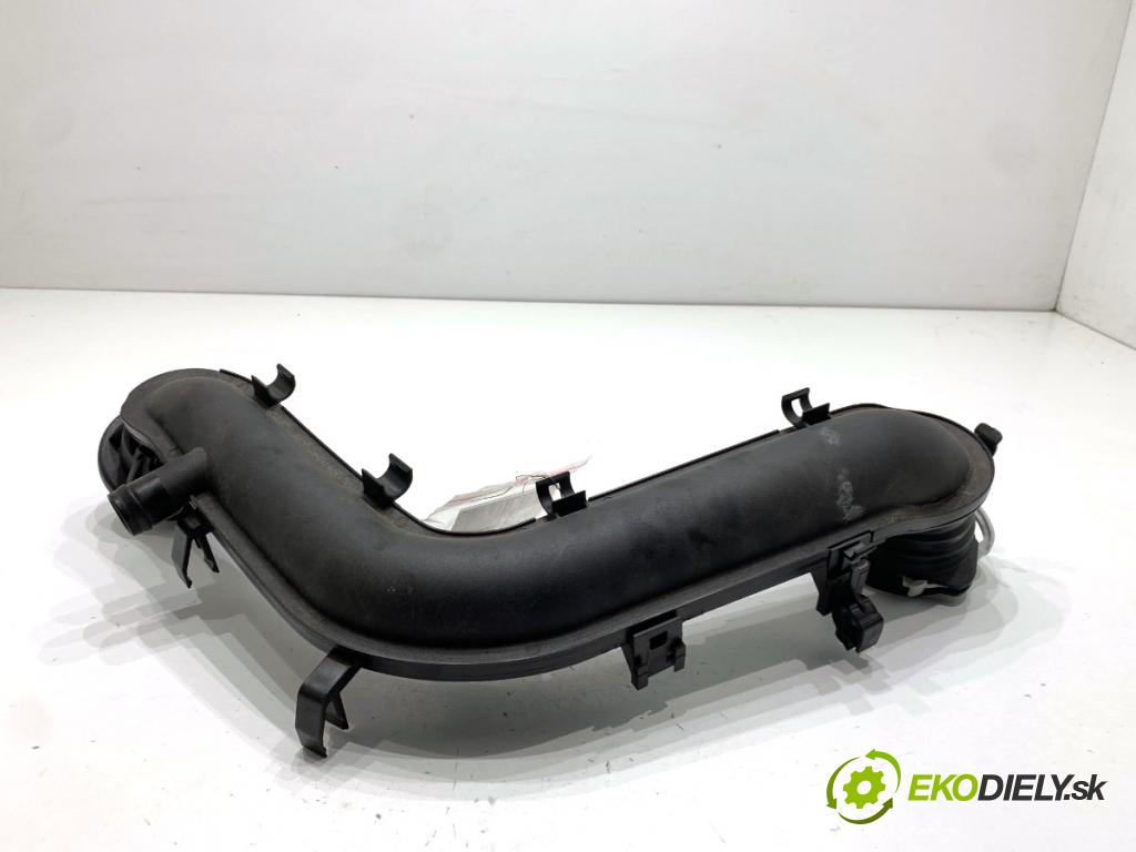 SKODA SCALA liftback 2025 85 kW 1.0 TSI 999 Rúra vzduchu 05C145674B