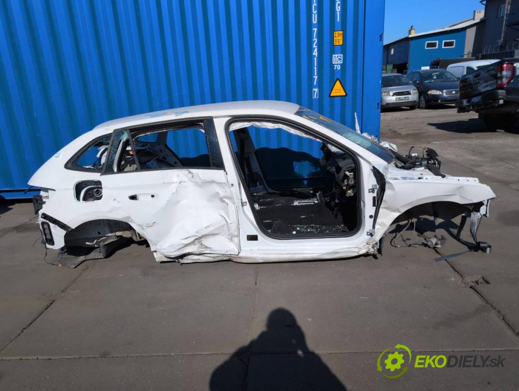 SKODA SCALA liftback 2025 85 kW 1.0 TSI 999 karoséria ČTVRŤÁK: Blatník prah strecha PODŁUŻNICA