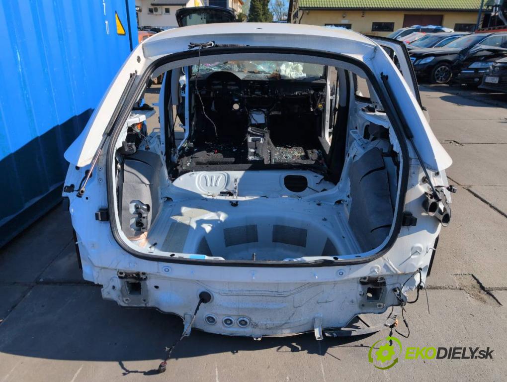 SKODA SCALA liftback 2025 85 kW 1.0 TSI 999 karoséria ČTVRŤÁK: Blatník prah strecha PODŁUŻNICA