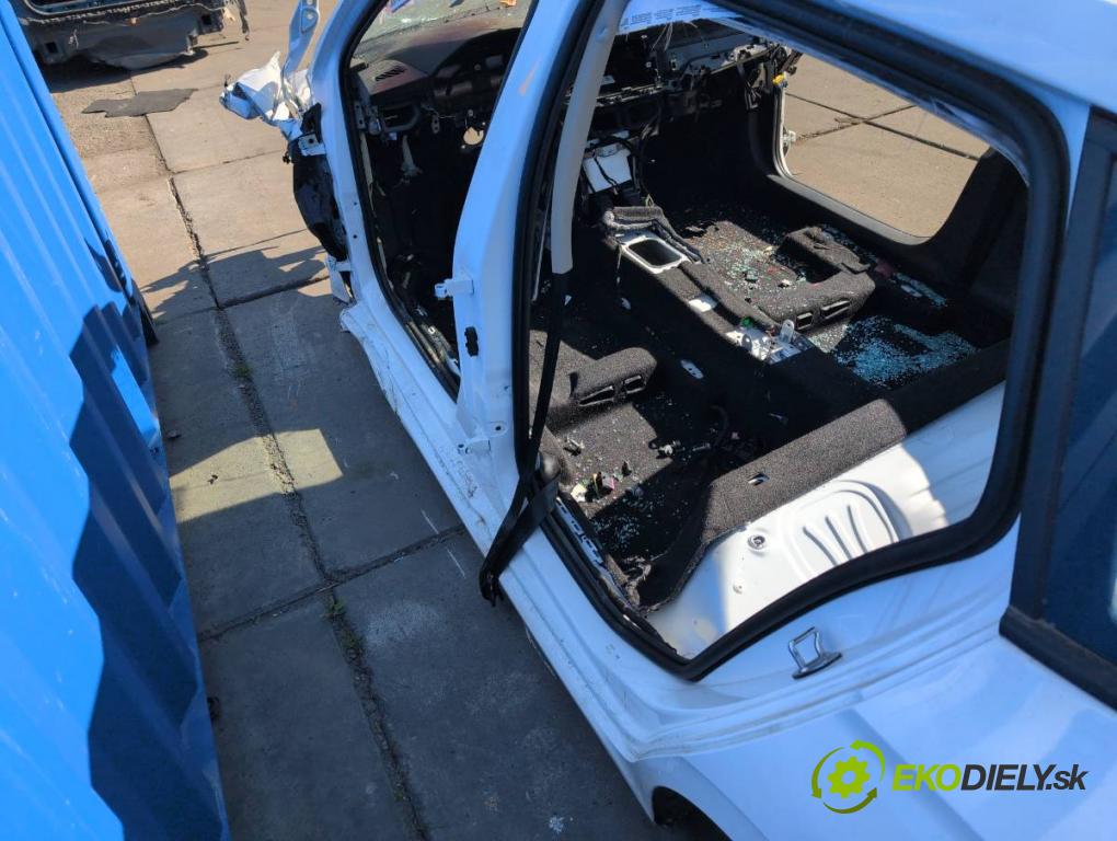 SKODA SCALA liftback 2025 85 kW 1.0 TSI 999 karoséria ČTVRŤÁK: Blatník prah strecha PODŁUŻNICA