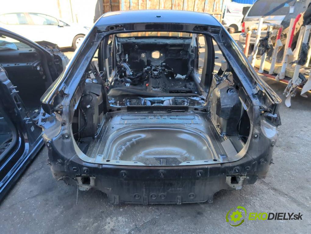 SKODA OCTAVIA IV liftback 2023 140 kW 2.0 TSI 4x4 1984 karoséria ČTVRŤÁK: Blatník prah strecha PODŁUŻNICA