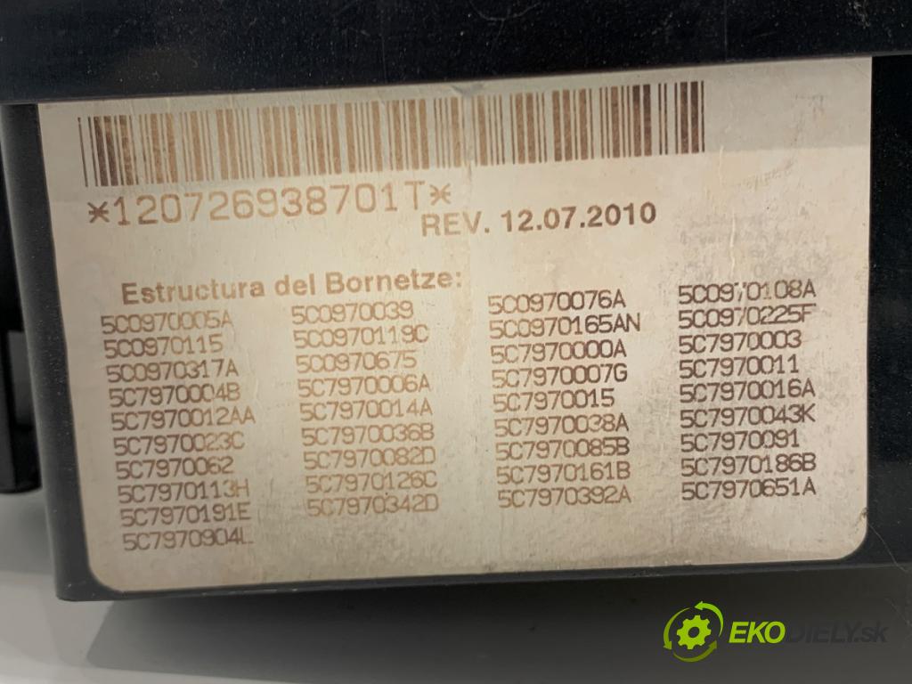 VW JETTA IV sedan 2012 90 kW 1.4 TSI 1390 Skrinka poistková  (Poistková skrinka)