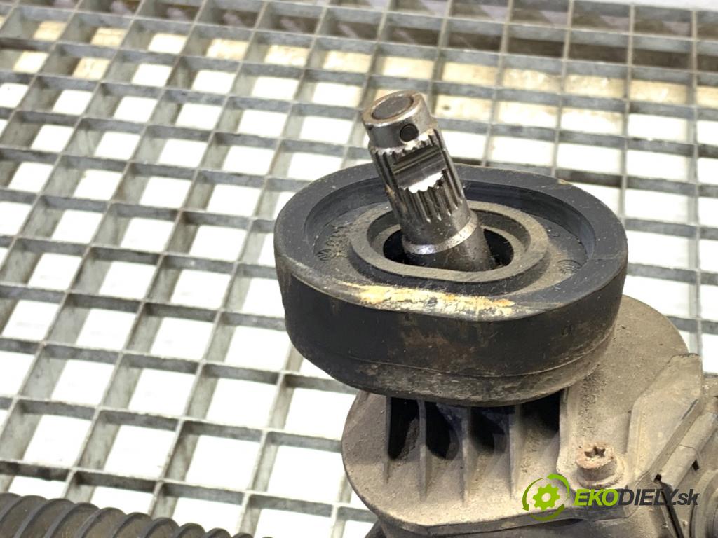 VW JETTA IV sedan 2012 90 kW 1.4 TSI 1390 řízení volantu řízení