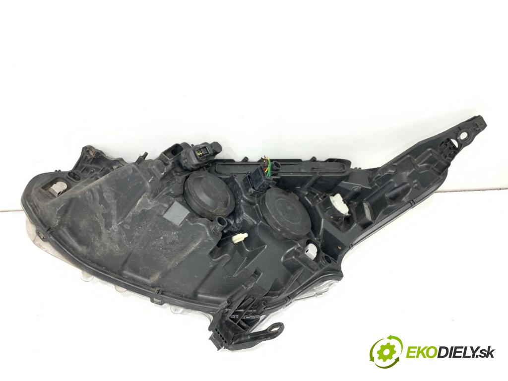 PEUGEOT 208 I liftback 2016 60 kW 1.2 VTI 82 1199 světlomet pravý přední část 9810805880