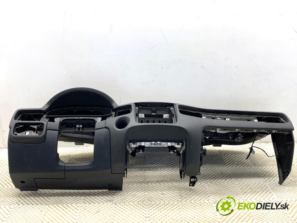 VW TOUAREG SUV 2016 206 kW 3.6 V6 FSI 3597 Palubná doska VANKÚŠ: spolujazdca 7P1819633A
