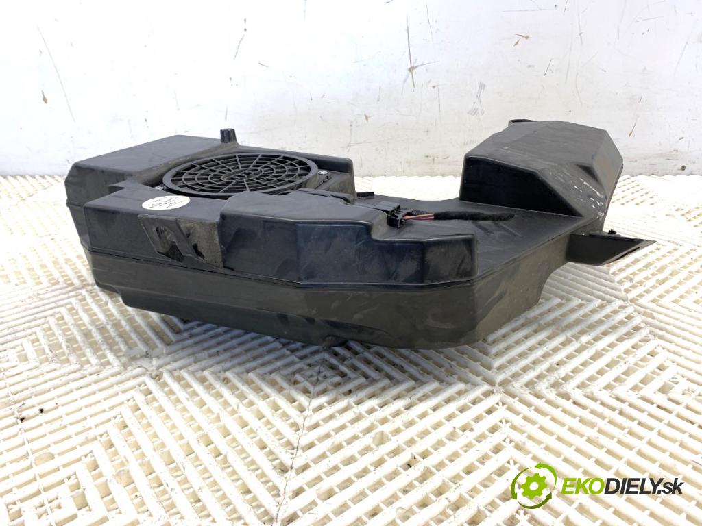 AUDI A4 B7 Kombi 2007 103 kW 2.0 TDI 1968 subwoofer 8E9035382D (Audio zariadenie)