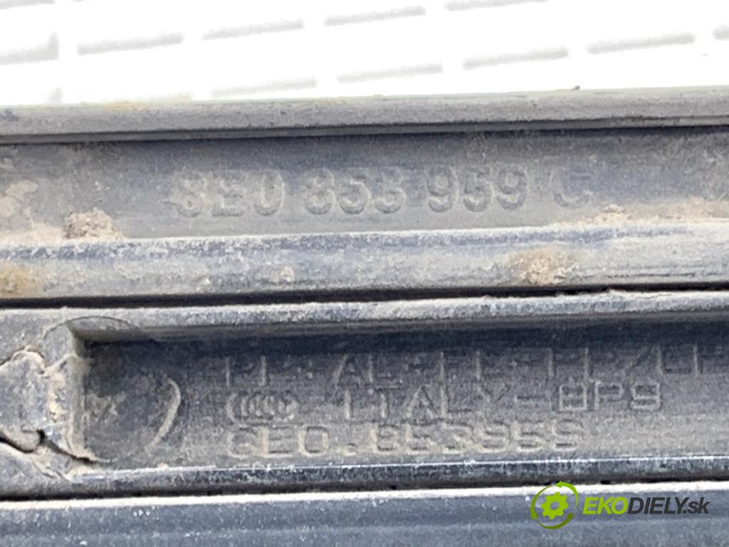 AUDI A4 B7 Kombi 2007 103 kW 2.0 TDI 1968 lišta dveře levý přední část S-LINE