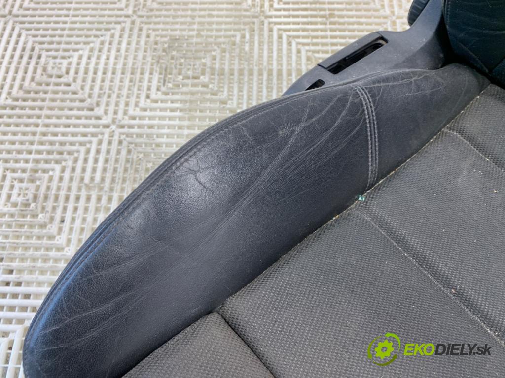 AUDI A4 B7 Kombi 2007 103 kW 2.0 TDI 1968 Sedadlo pravy predný S-LINE