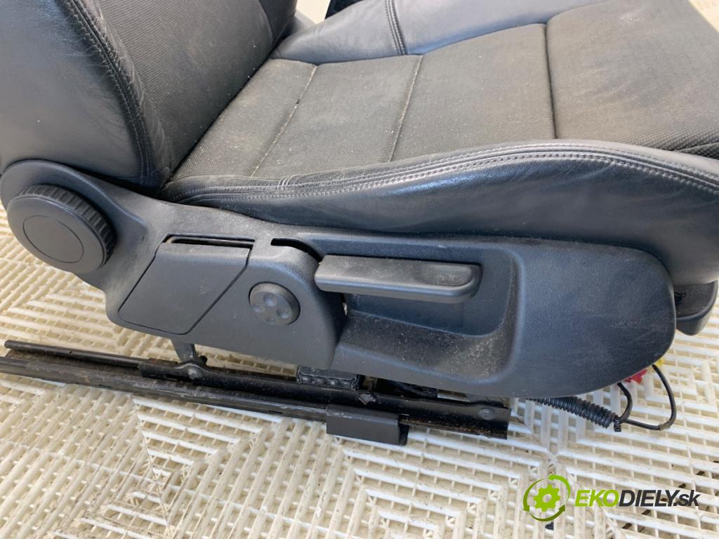 AUDI A4 B7 Kombi 2007 103 kW 2.0 TDI 1968 Sedadlo pravy predný S-LINE