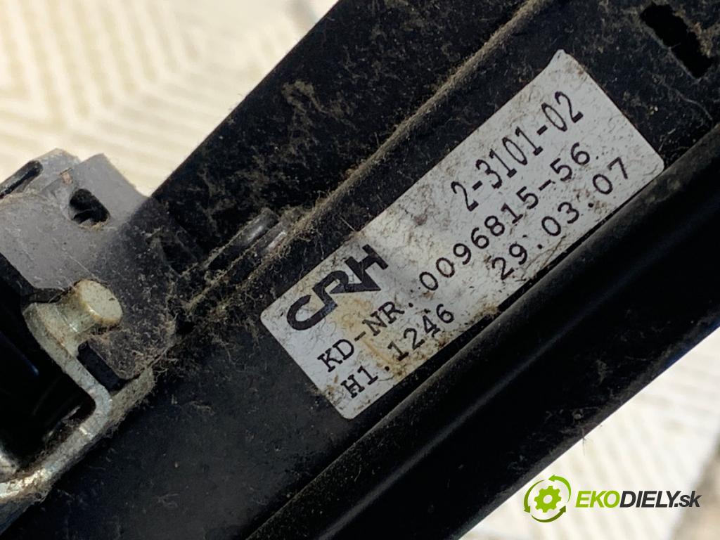 AUDI A4 B7 Kombi 2007 103 kW 2.0 TDI 1968 Sedadlo pravy predný S-LINE