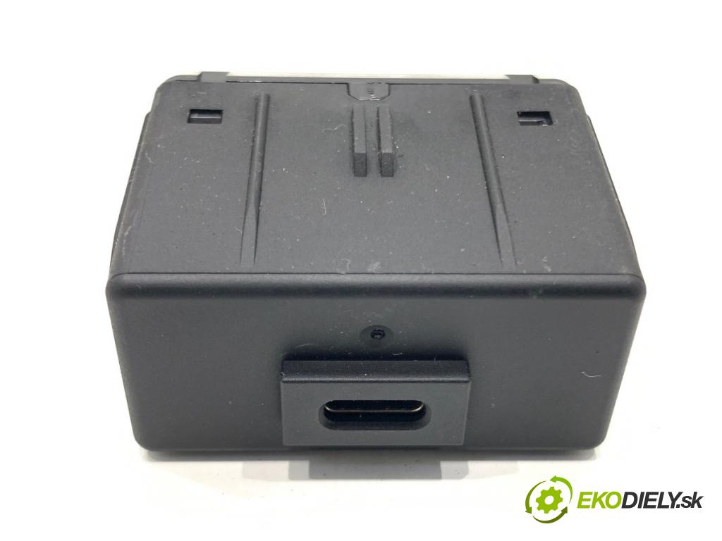 BAIC X75 SUV 2024 138 kW DCT 1498 HNÍZDO: USB C A00120018