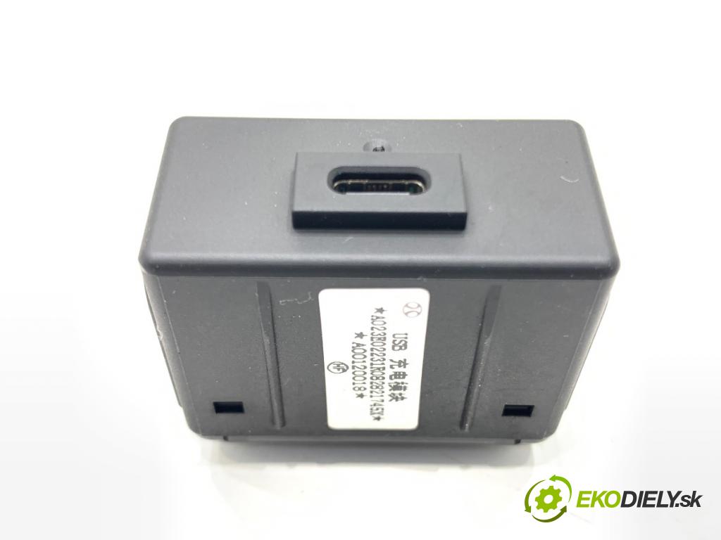 BAIC X75 SUV 2024 138 kW DCT 1498 HNÍZDO: USB C A00120018