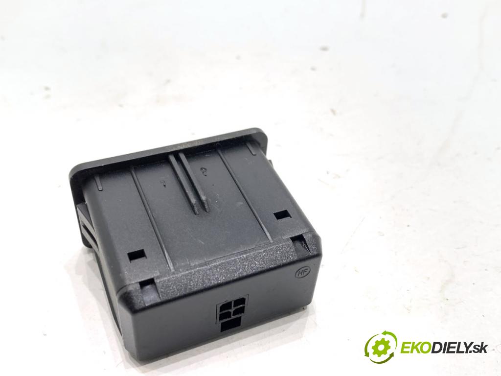 BAIC X75 SUV 2024 138 kW DCT 1498 HNÍZDO: USB A00072787