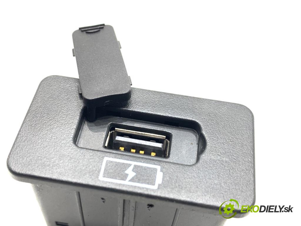 BAIC X75 SUV 2024 138 kW DCT 1498 HNÍZDO: USB A00072787