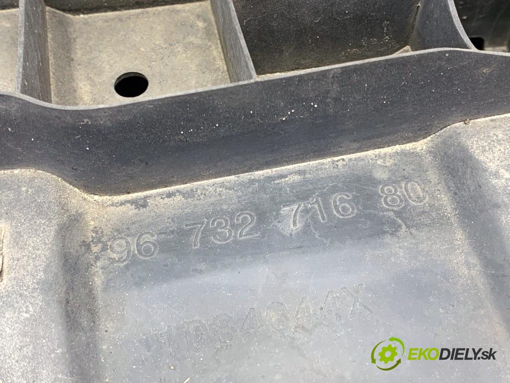 PEUGEOT 208 I liftback 2016 60 kW 1.2 VTI 82 1199 Clona Spoiler nárazníka predný 9673271680