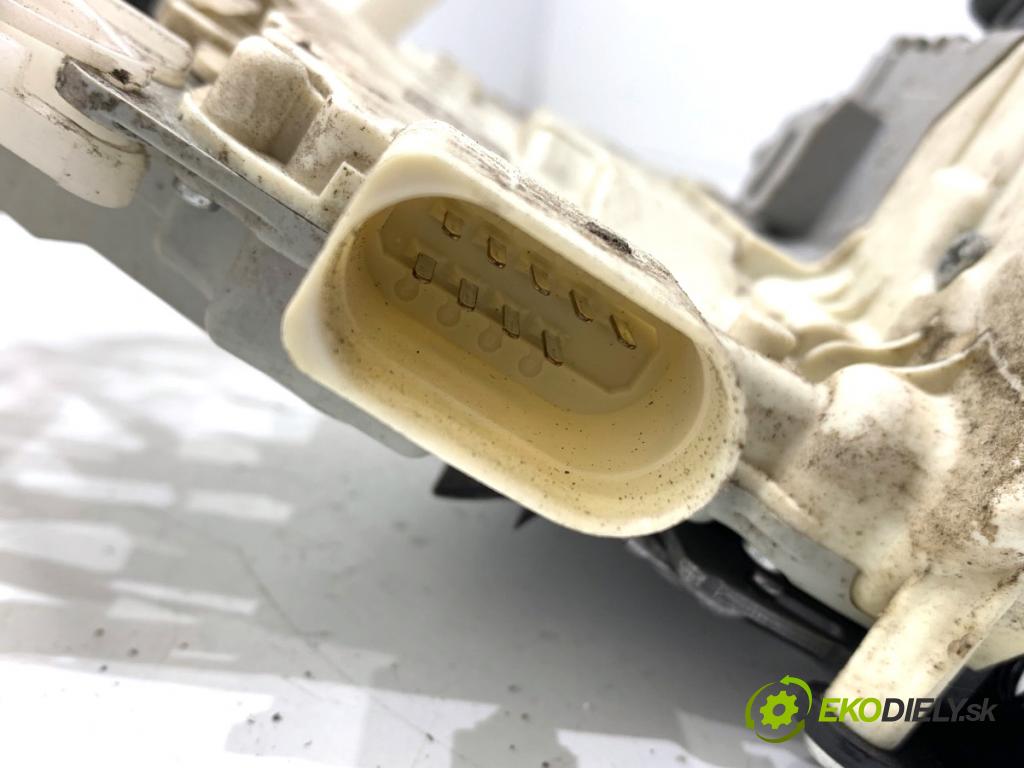 VW TOUAREG SUV 2016 206 kW 3.6 V6 FSI 3597 zámok Dvere ľavy zad 4G0839015A