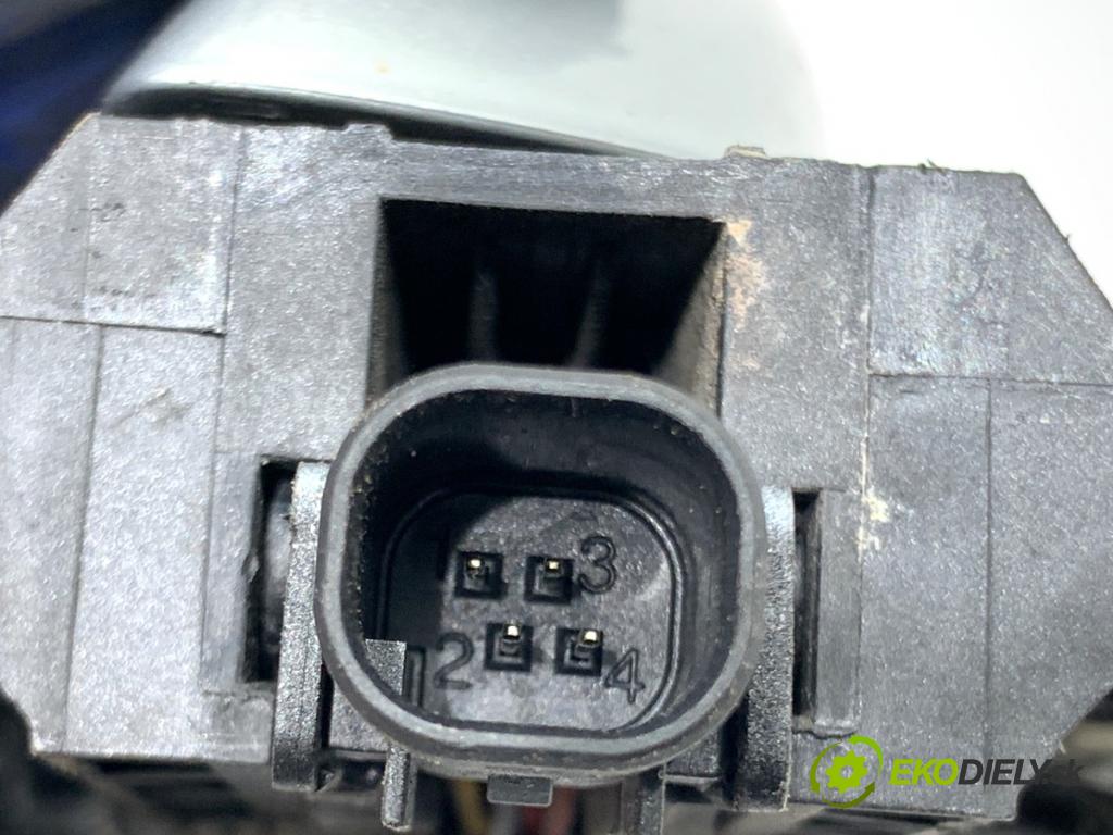 VW TOUAREG SUV 2016 206 kW 3.6 V6 FSI 3597 Kľučka vonkajšia ľavy zad