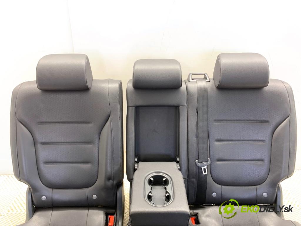 VW TOUAREG SUV 2016 206 kW 3.6 V6 FSI 3597 sedadlo druhý VLÁDA: