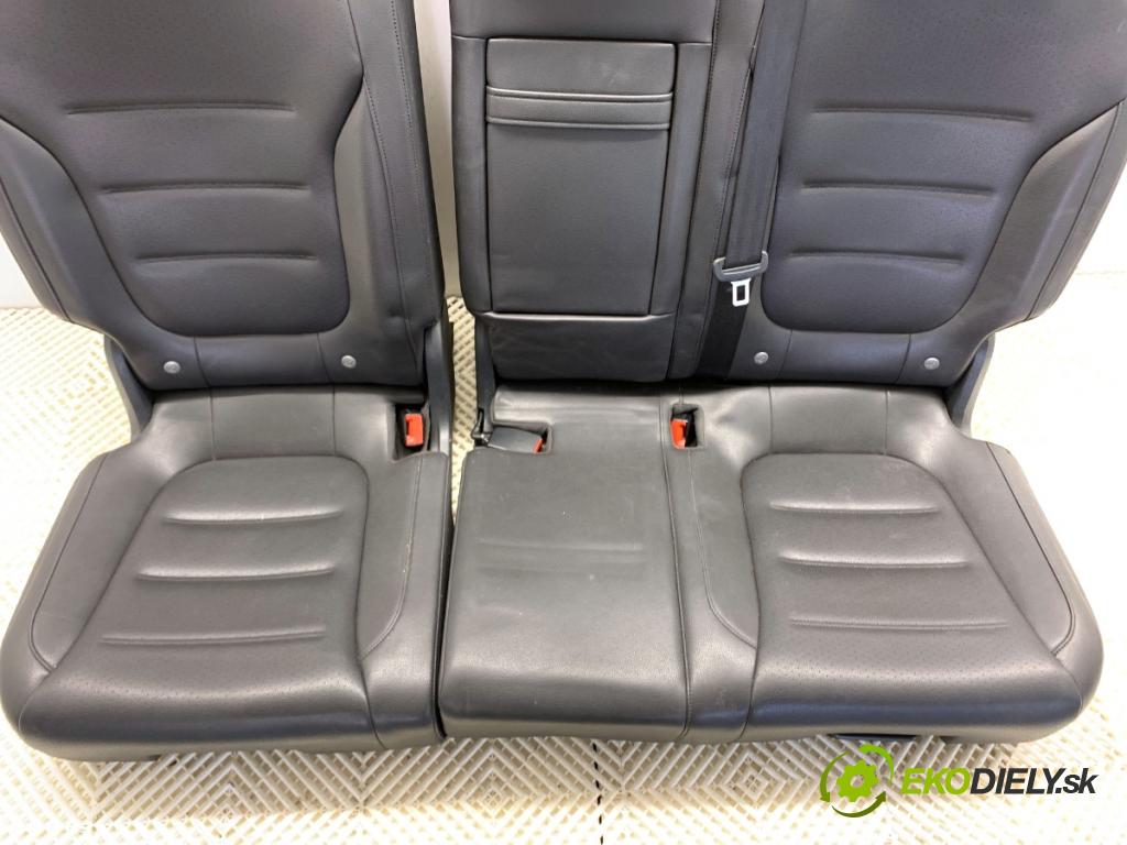 VW TOUAREG SUV 2016 206 kW 3.6 V6 FSI 3597 sedadlo druhý VLÁDA: