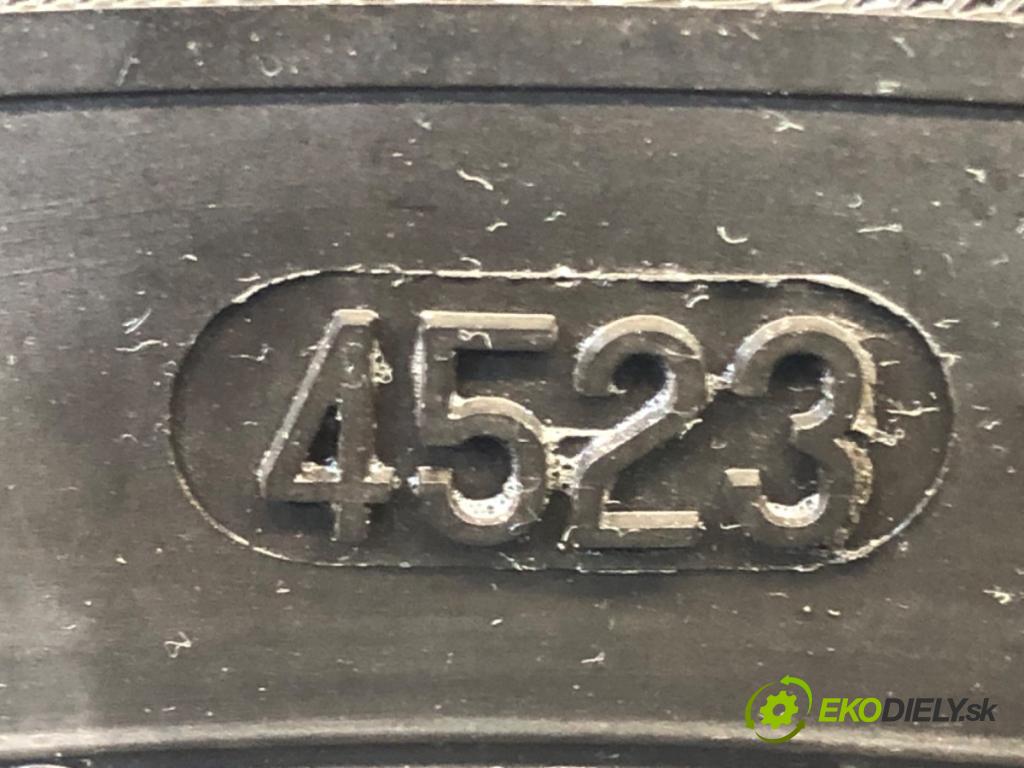 --- --- PNEUMATIKY: PARA: VÍCENÁ SEZÓNA: 205/55 16" UNIROYAL