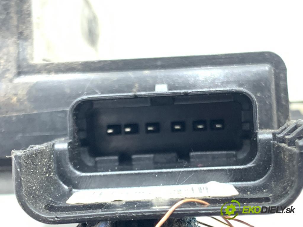 PEUGEOT 508 I sedan 2011 115 kW 1.6 THP 1598 zámok Dvere pravy predný 851921