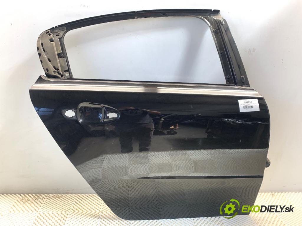 PEUGEOT 508 I sedan 2011 115 kW 1.6 THP 1598 dveře pravý zadní část 