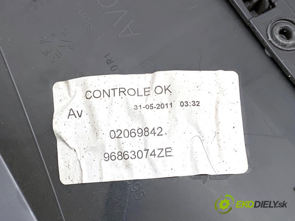 PEUGEOT 508 I sedan 2011 115 kW 1.6 THP 1598 čalúnenie Dvere ľavy predný