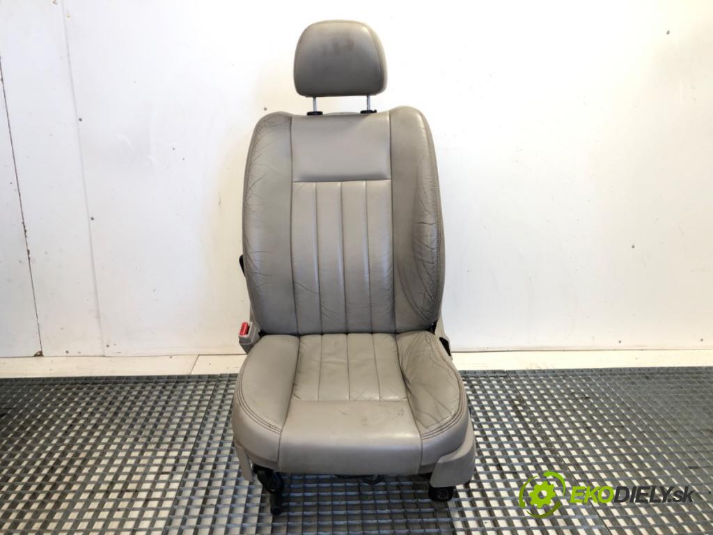 DODGE DURANGO II SUV 2005 257 kW 5.7 AWD 5654 sedadlo levý přední část 
