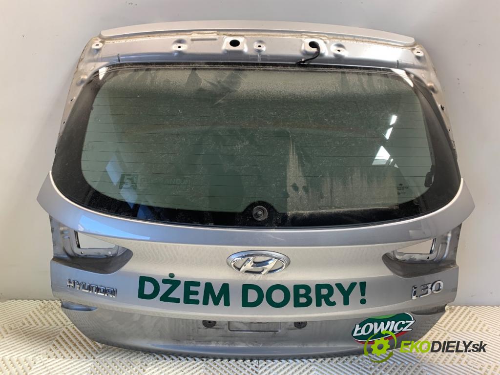 HYUNDAI i30 Kombi 2023 88 kW 1.0 T-GDI 998 kapota zad 