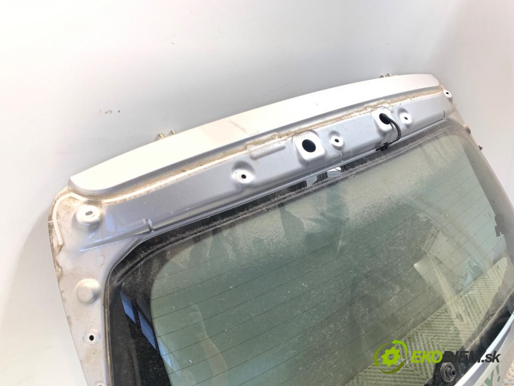 HYUNDAI i30 Kombi 2023 88 kW 1.0 T-GDI 998 kapota zad