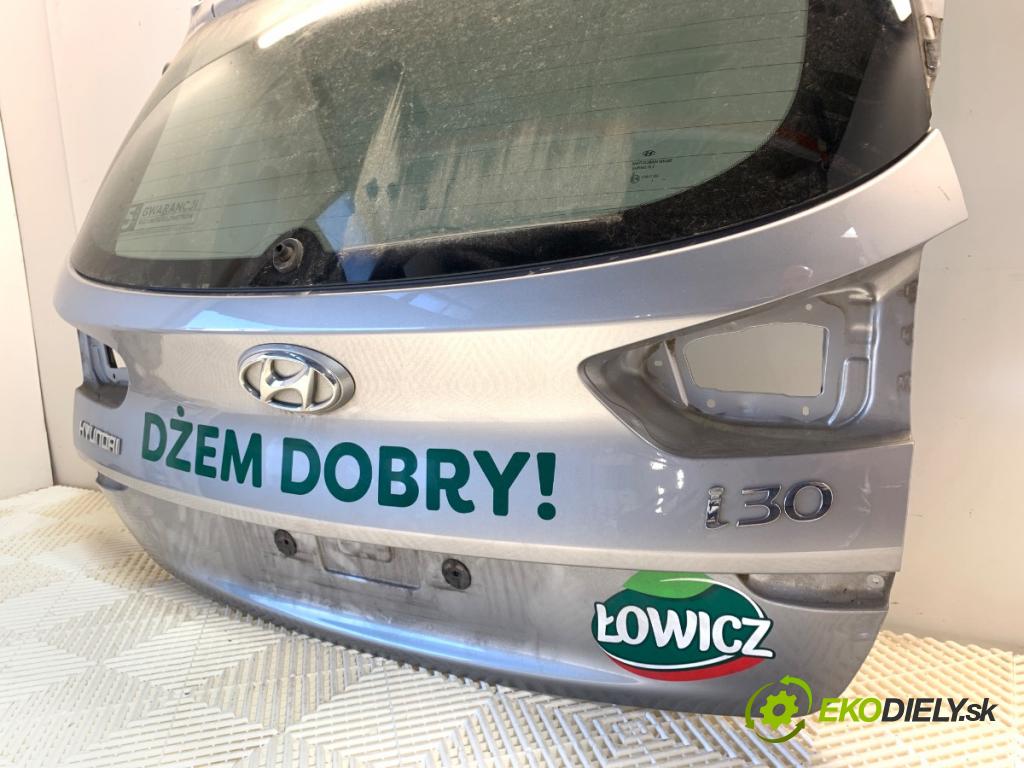 HYUNDAI i30 Kombi 2023 88 kW 1.0 T-GDI 998 kapota zad